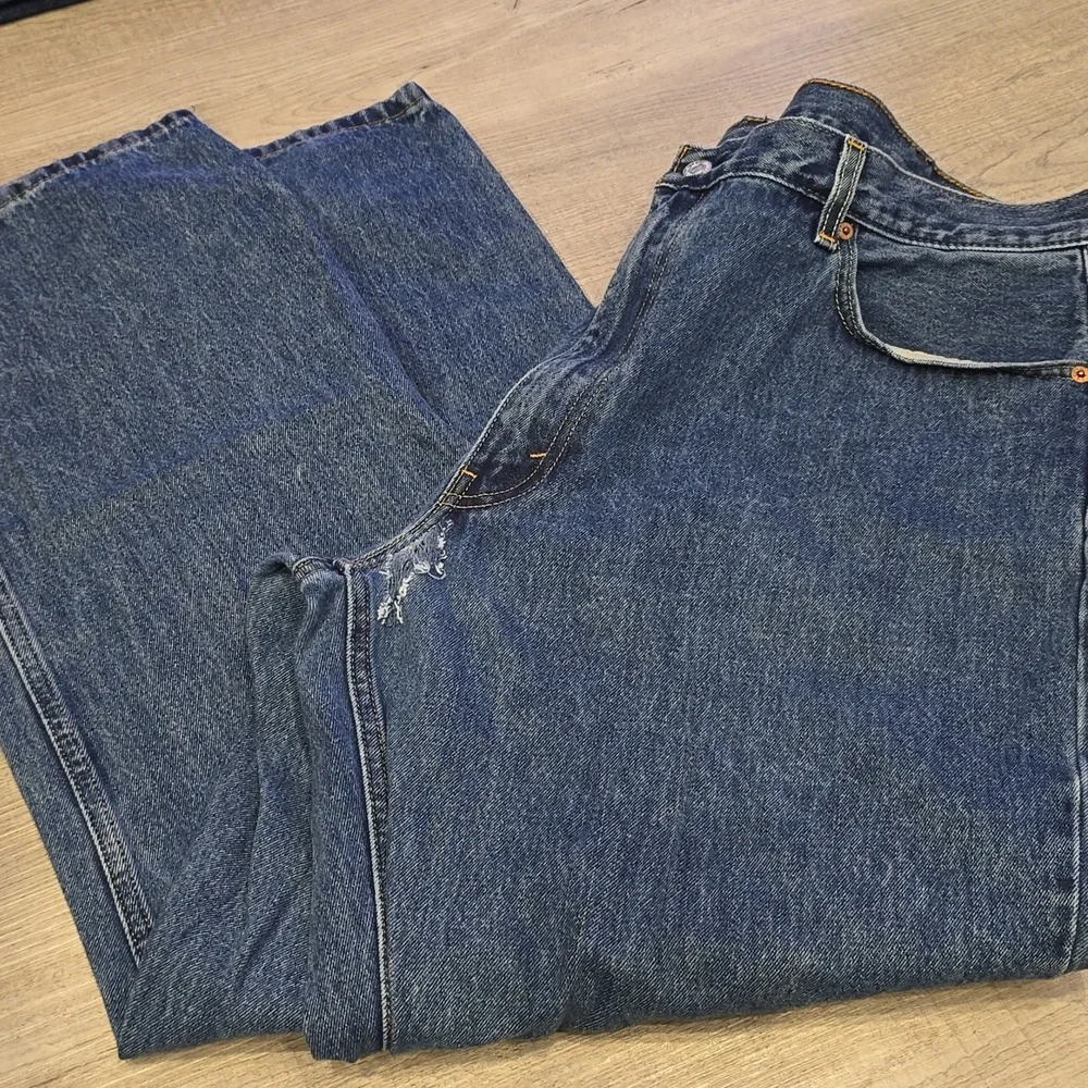 Levis 550 44 Waist 32 Length Frayed at Zipper Mens Jeans Pants Used Flaw - Picture 4 of 7